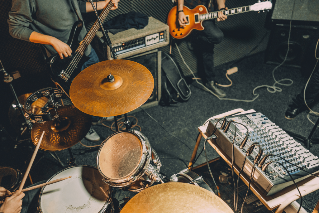 how to get signed to a record label in 3 steps