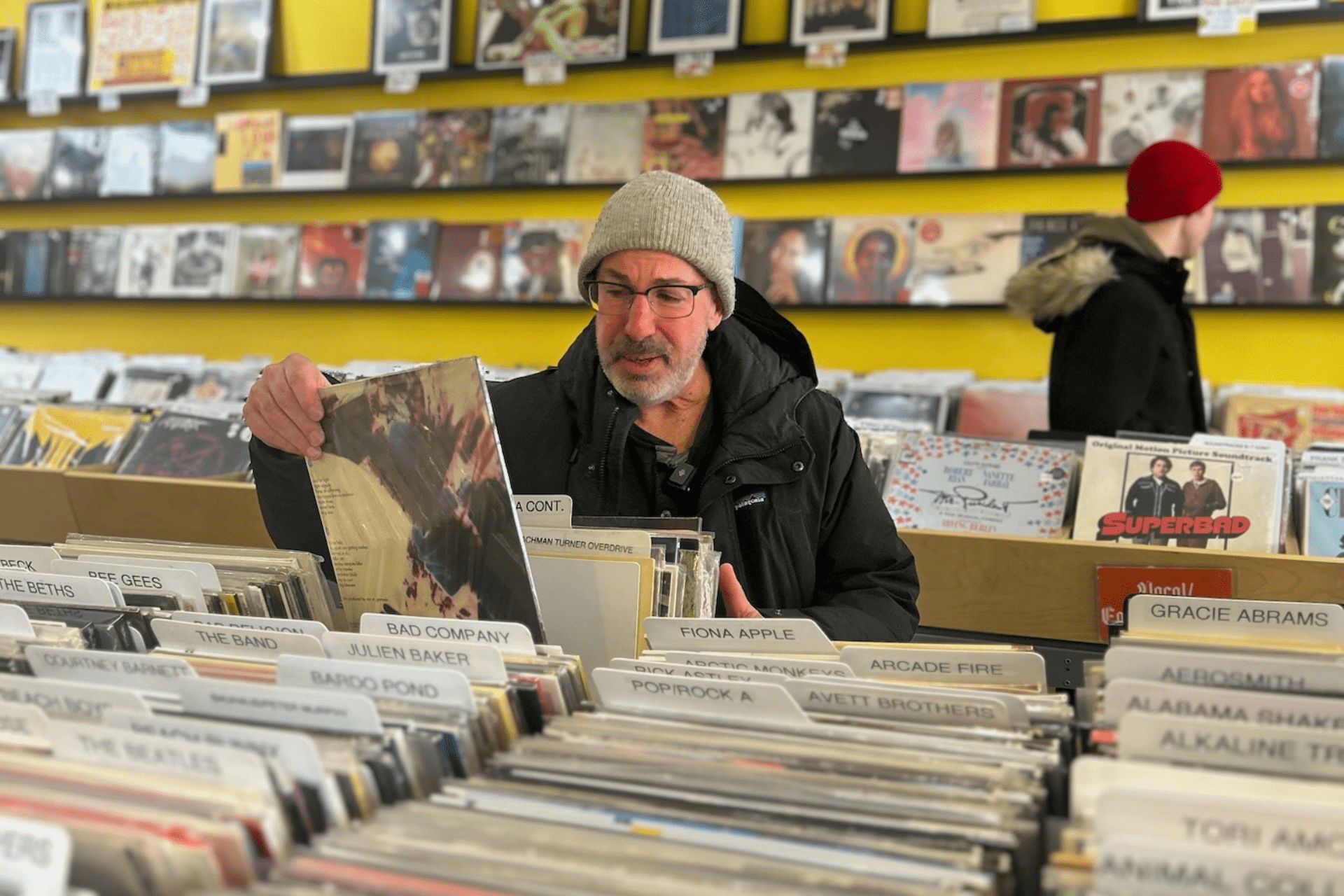 how to find a record label